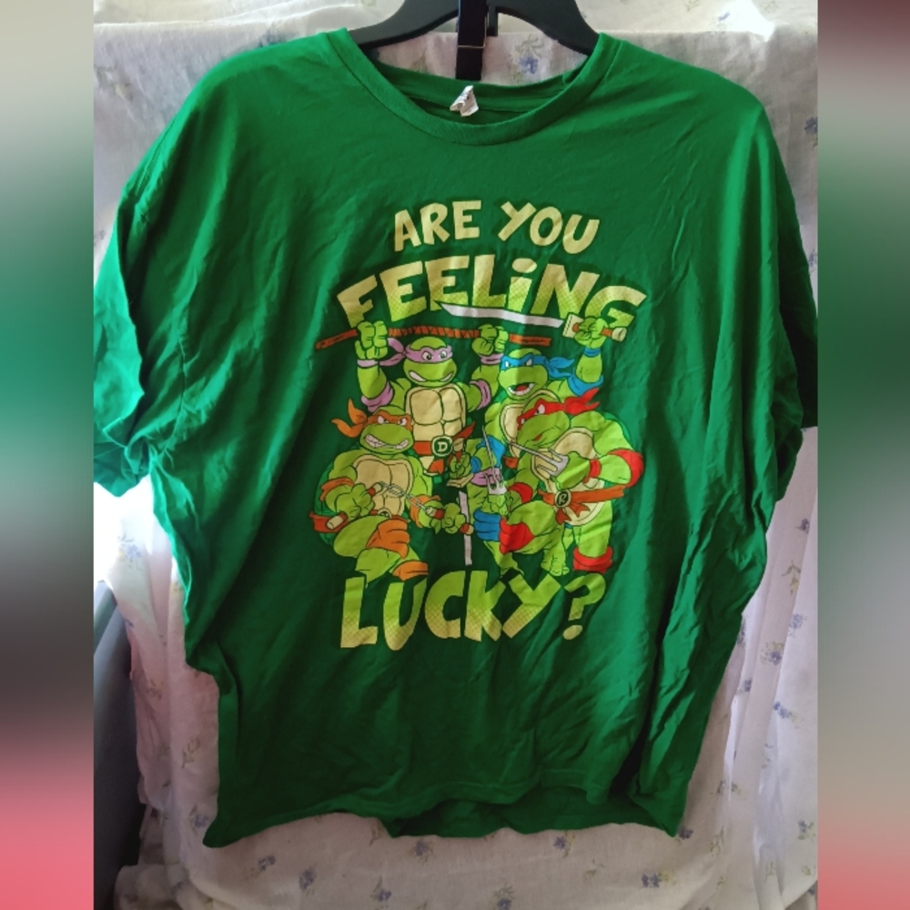 Green Graphic Tee - Short Sleeve